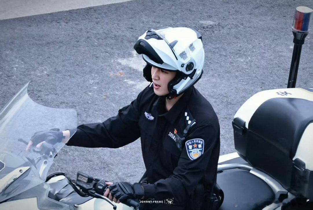 爱上阿sir黄景瑜只需要0秒！黄景瑜
