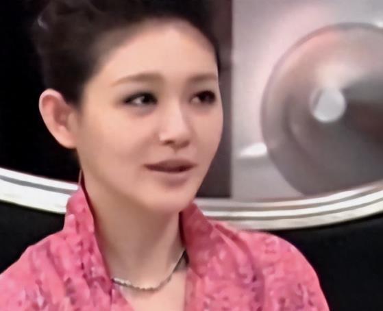 汪小菲可以要求不要树葬呀。给两个孩子留点念想。
 
大S太想不明白了，为了钱告告