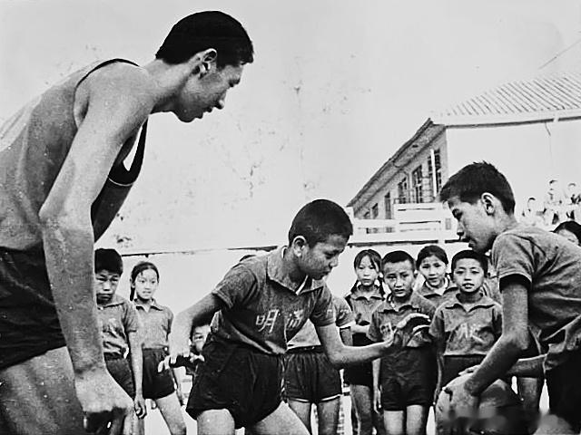 1972年10月11日—30日，全国篮球分区比赛（昆明赛区）在云南省昆明市举行。