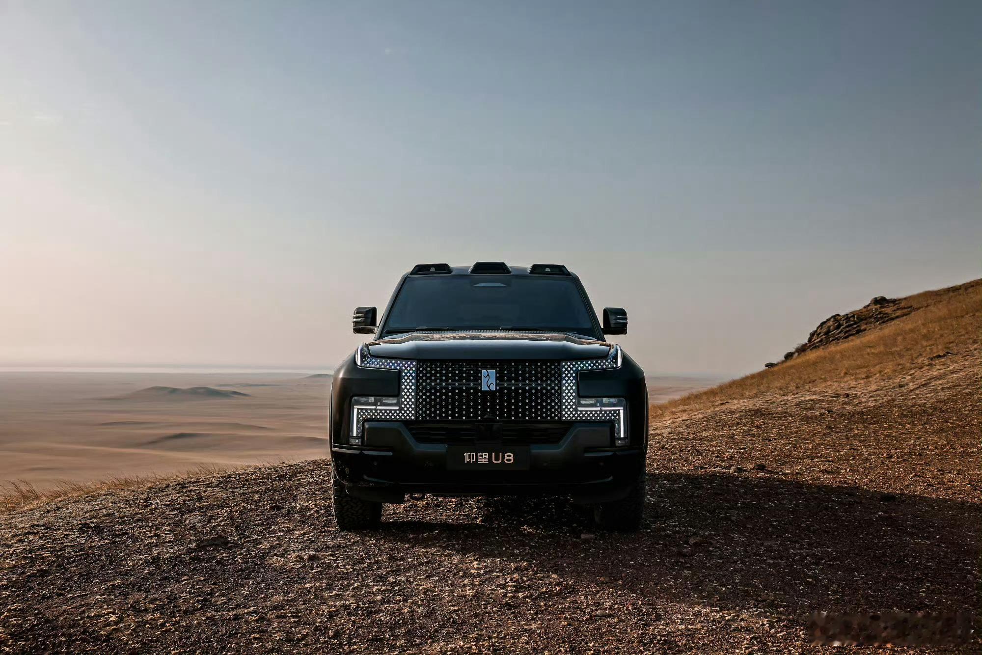 别人在展厅交车，仰望直接把 2026 款 U8 交付搬到内蒙古白银库伦火山之巅，