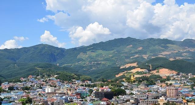 关于佤邦地区的归属权，在1960年划界后，佤邦属于缅甸地区，这是继承了1941年