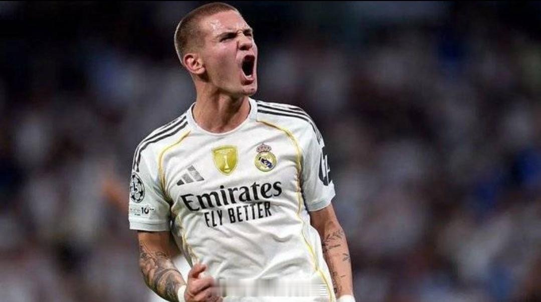 记者：那不勒斯计划1月先租后买马斯坦托诺，总价5000万欧据记者Ekrem KO