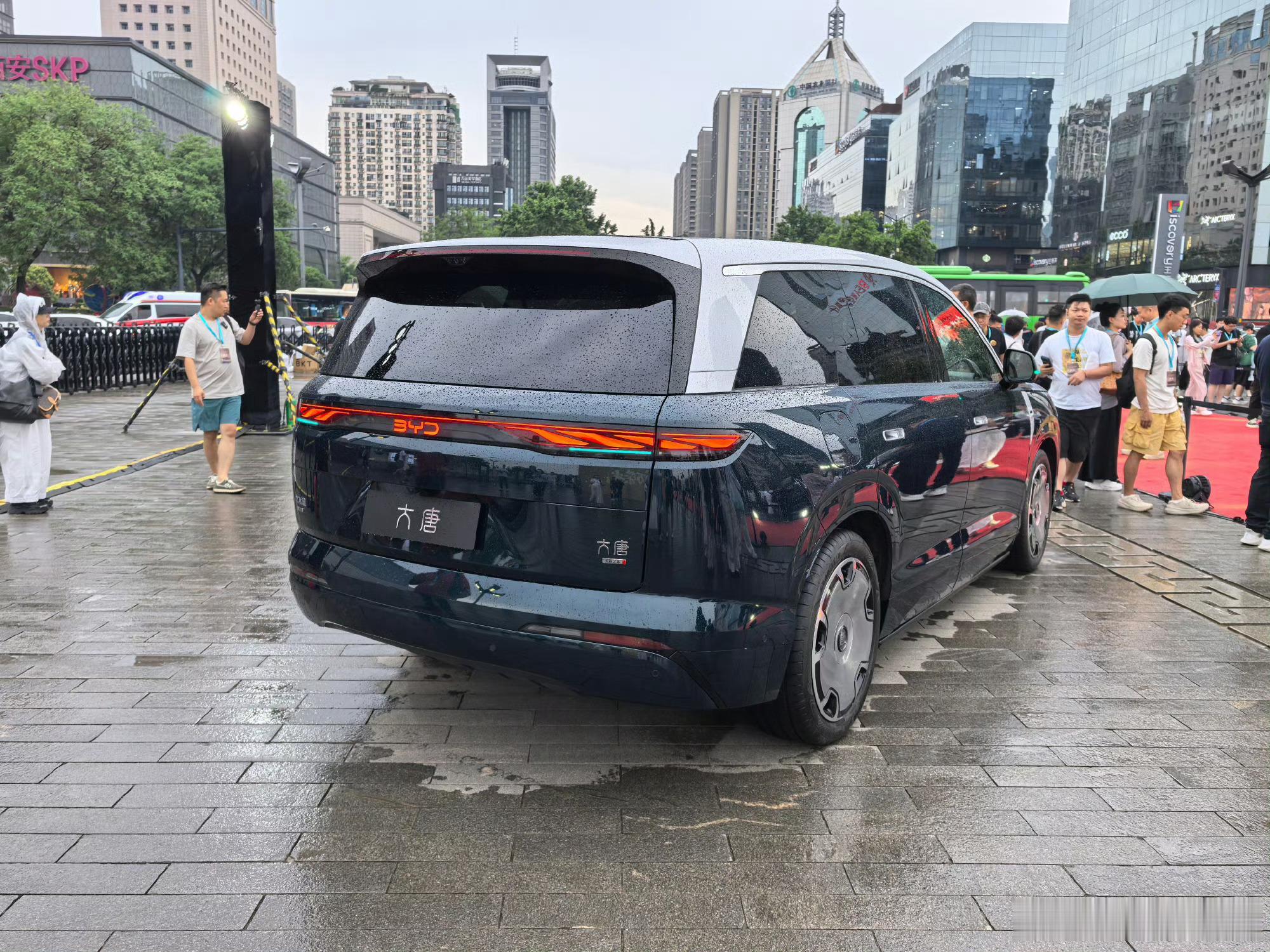 比亚迪大唐这价格也太猛了比亚迪大唐 EV 950km 后驱激光雷达旗舰型，26.