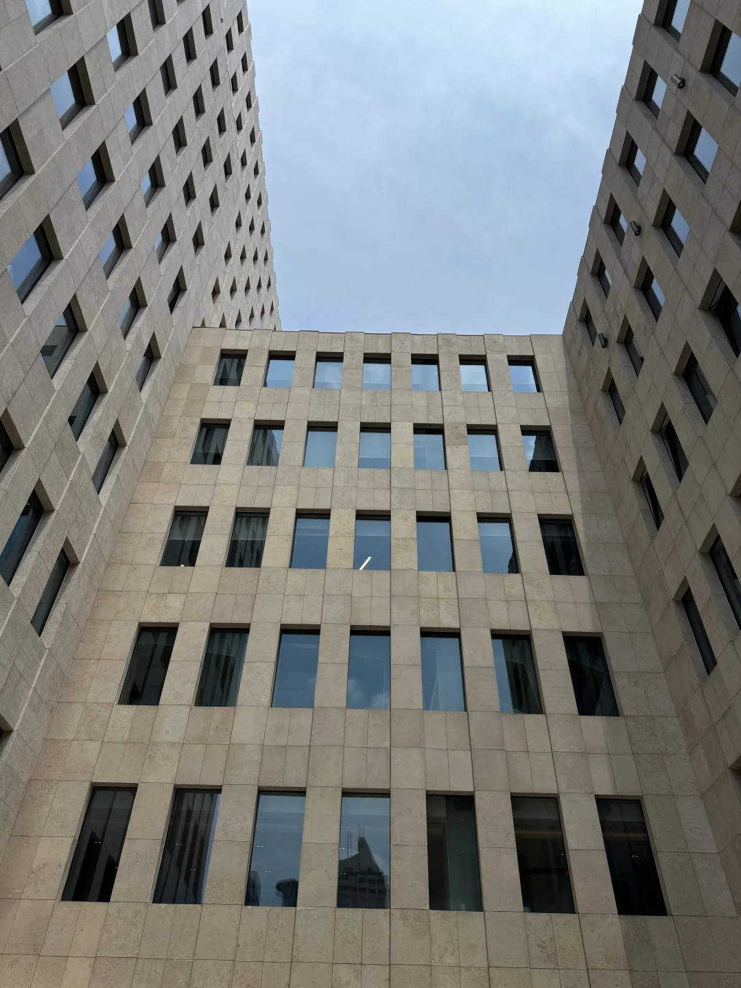 洛克外滩源27套大平层发售丨直接可定