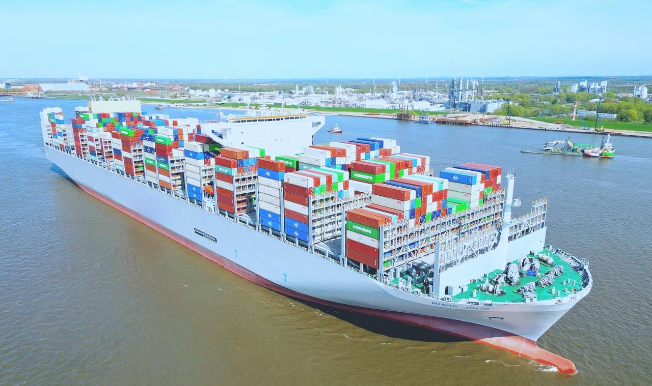 中国的船只变得太大，以至于美国港口无法停靠。网友为美国的衰落感到悲哀：美国的基础