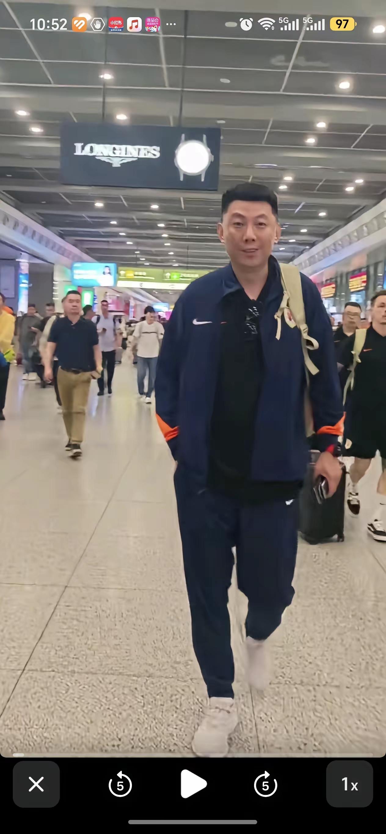 客场战上海海港队，山东泰山队换帅后先遭遇硬仗，兵发大上海。唐田转正后的第一场考验