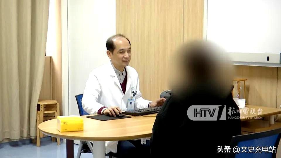 我心里堵得慌，那个考上985的杭州女孩，我好像认识她。
或者说，她就像我们身边每