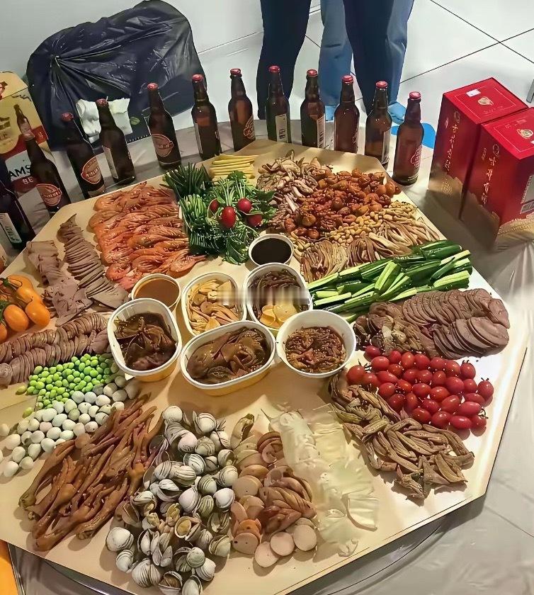 这桌菜，1000元够吗？ 
