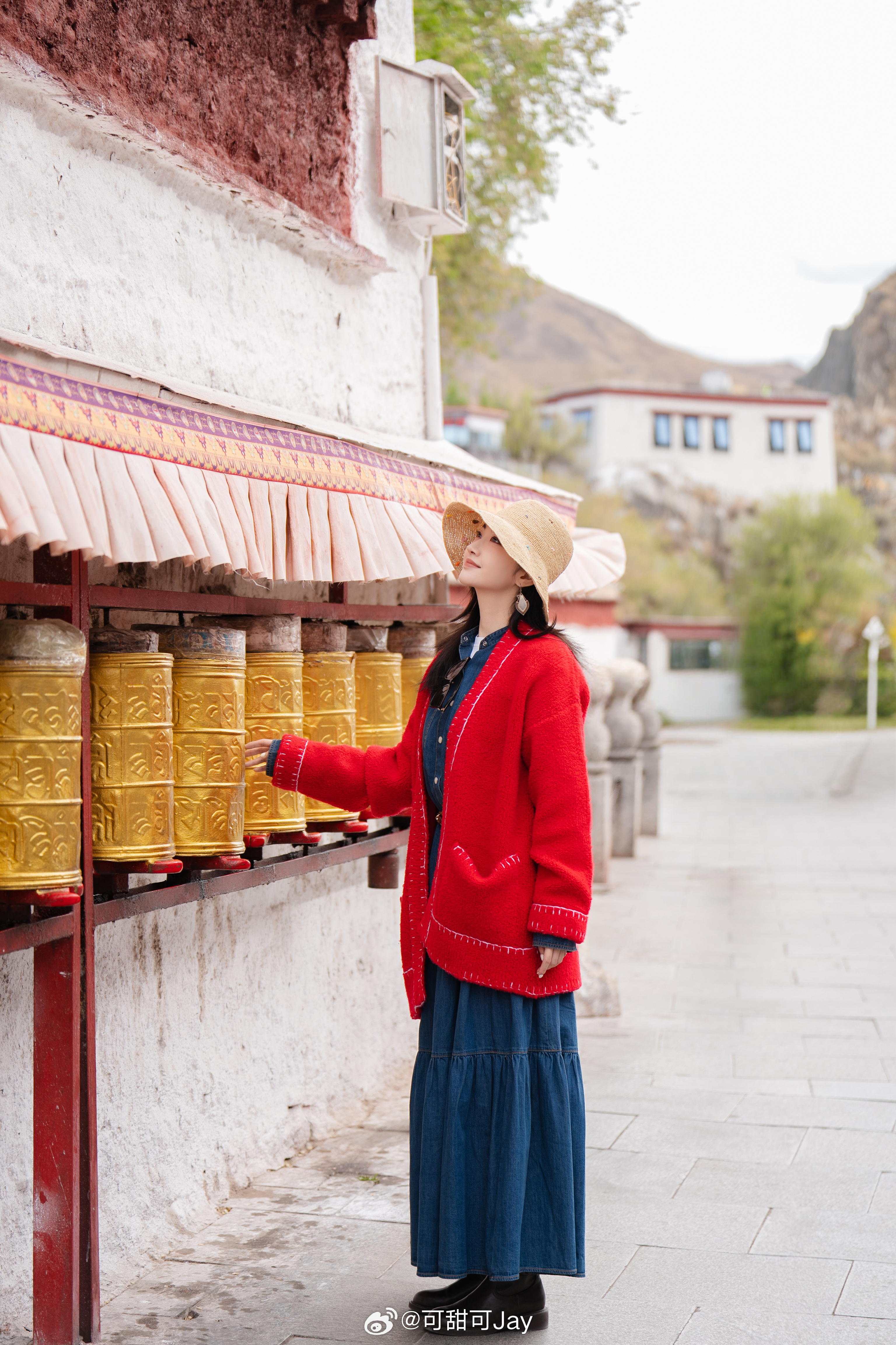 景甜  Jt景甜 Jt景甜龙骨焚箱 看到照片想去打卡的心更加浓烈了一点