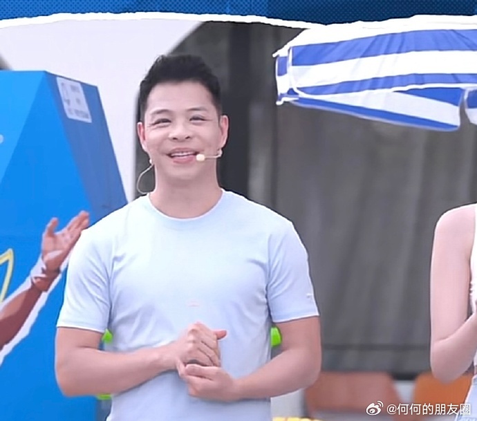 何冲以记者身份赴巴黎，采访全红婵与陈艺文，两位奥运冠军碰面，期待她们再创佳绩。 
