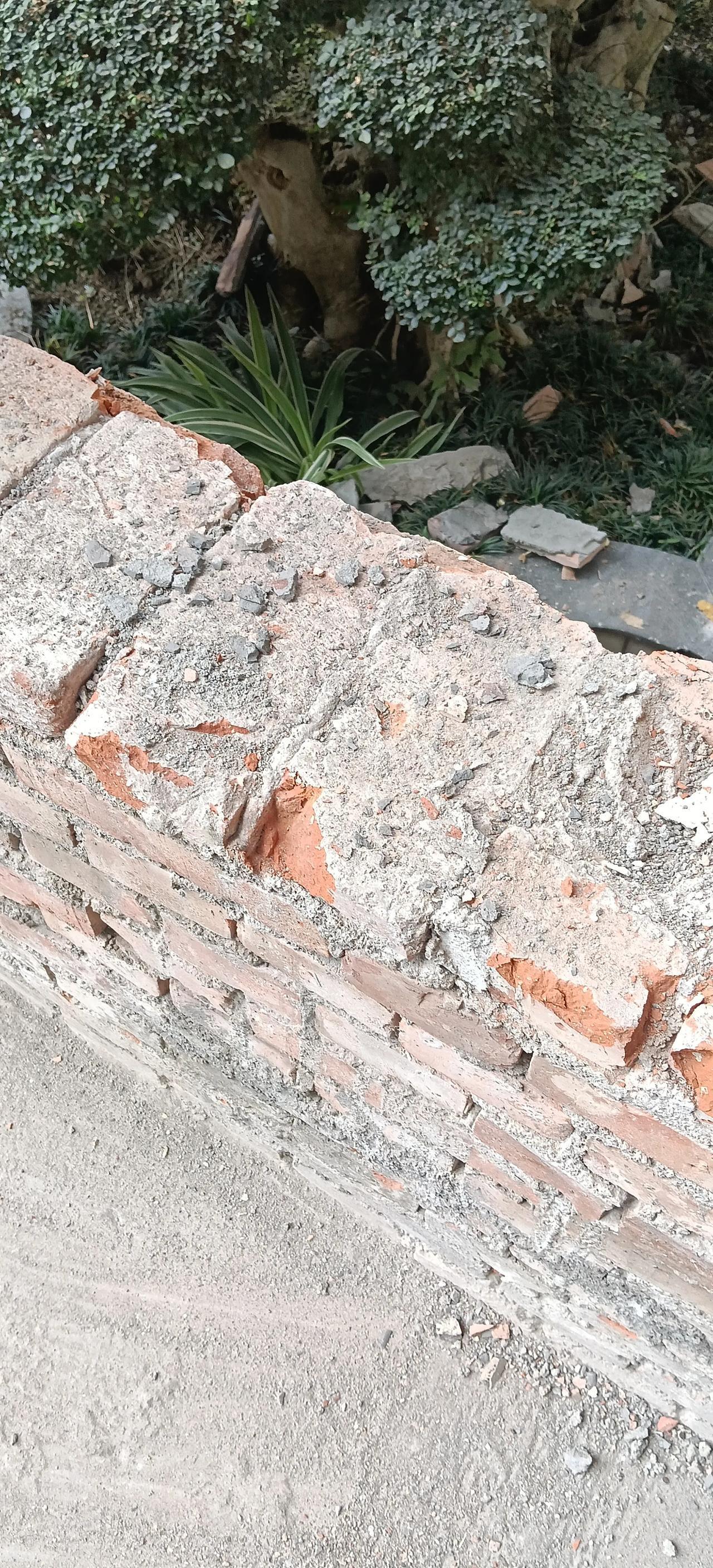 为何被误解千年?
 
千百年来刘禅一直被贴上“扶不起的阿斗”标签。可真实历史里，