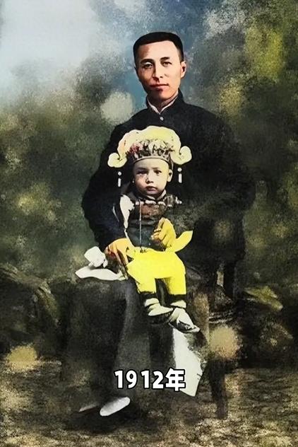 这个男人是我国的教育家和文史专家，他的妻子是一位杭州富商的女儿，不仅精通琴棋书画