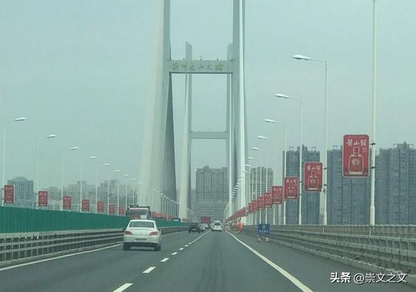取名叫“李埠长江大桥”不好吗？为何非要叫“李埠长江公铁大桥”？这名字多拗口，非得