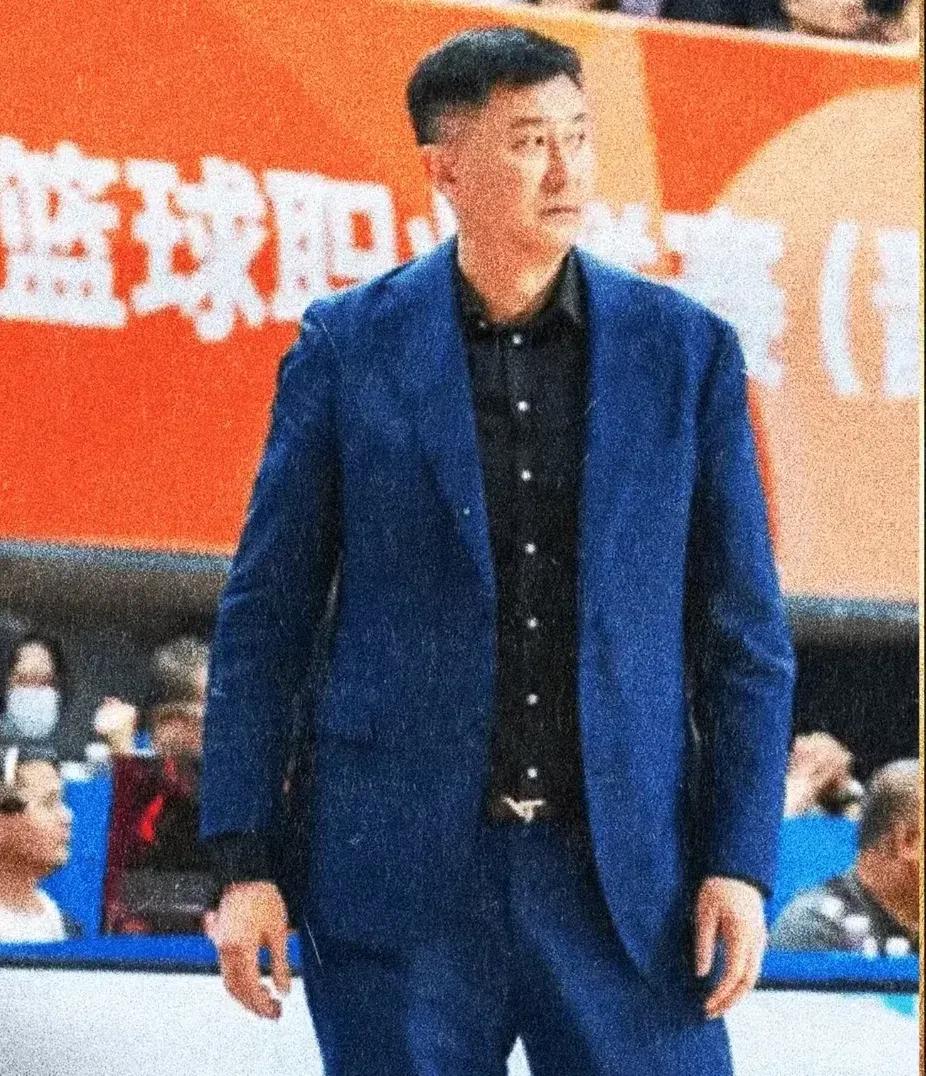 CBA季后赛首轮出现了个挺有意思的现象，八支球队里的三位本土教练，这次全都栽在了