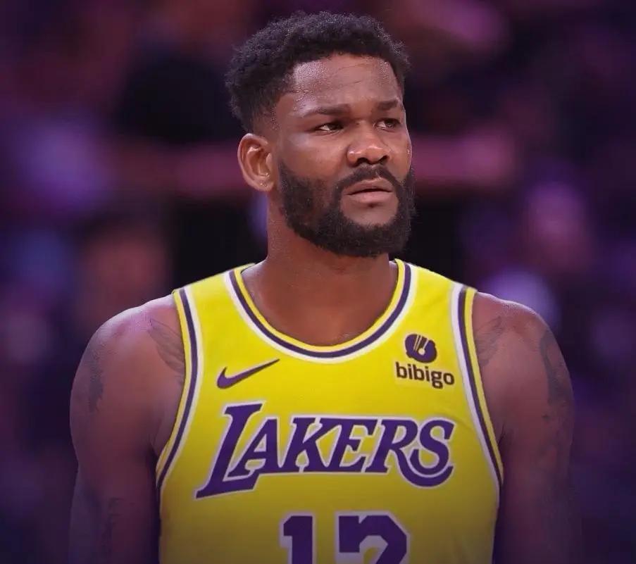 艾顿口出狂言，放眼联盟，只有我最适合湖人队，因为我是足尺寸的中锋。而且我还皮躁肉