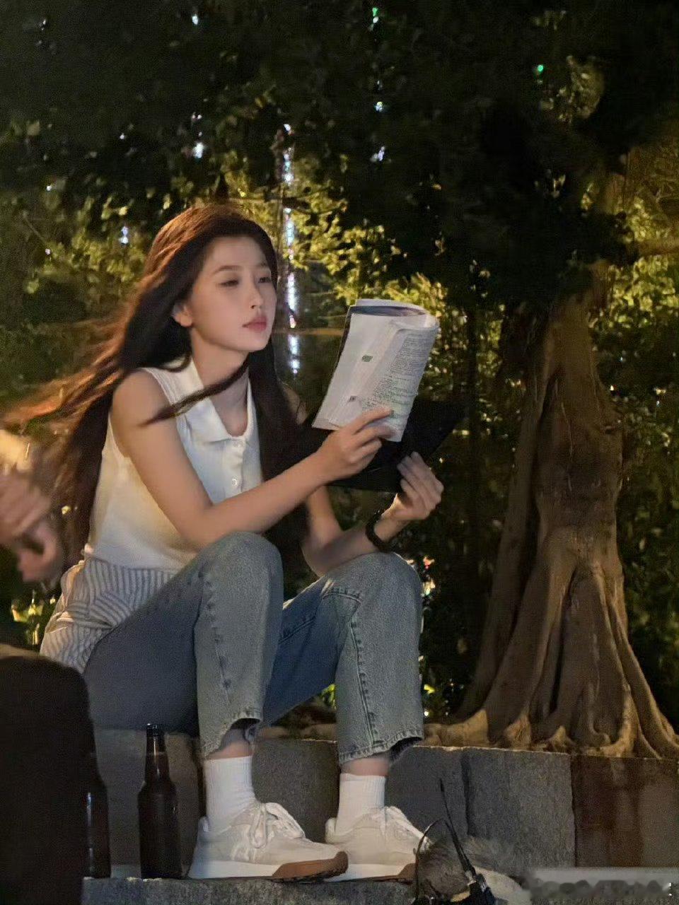 虞书欣新剧八月杀青了，这个八月行程好繁忙呀 ​ ​​ 多见面啊姐姐 ​​​