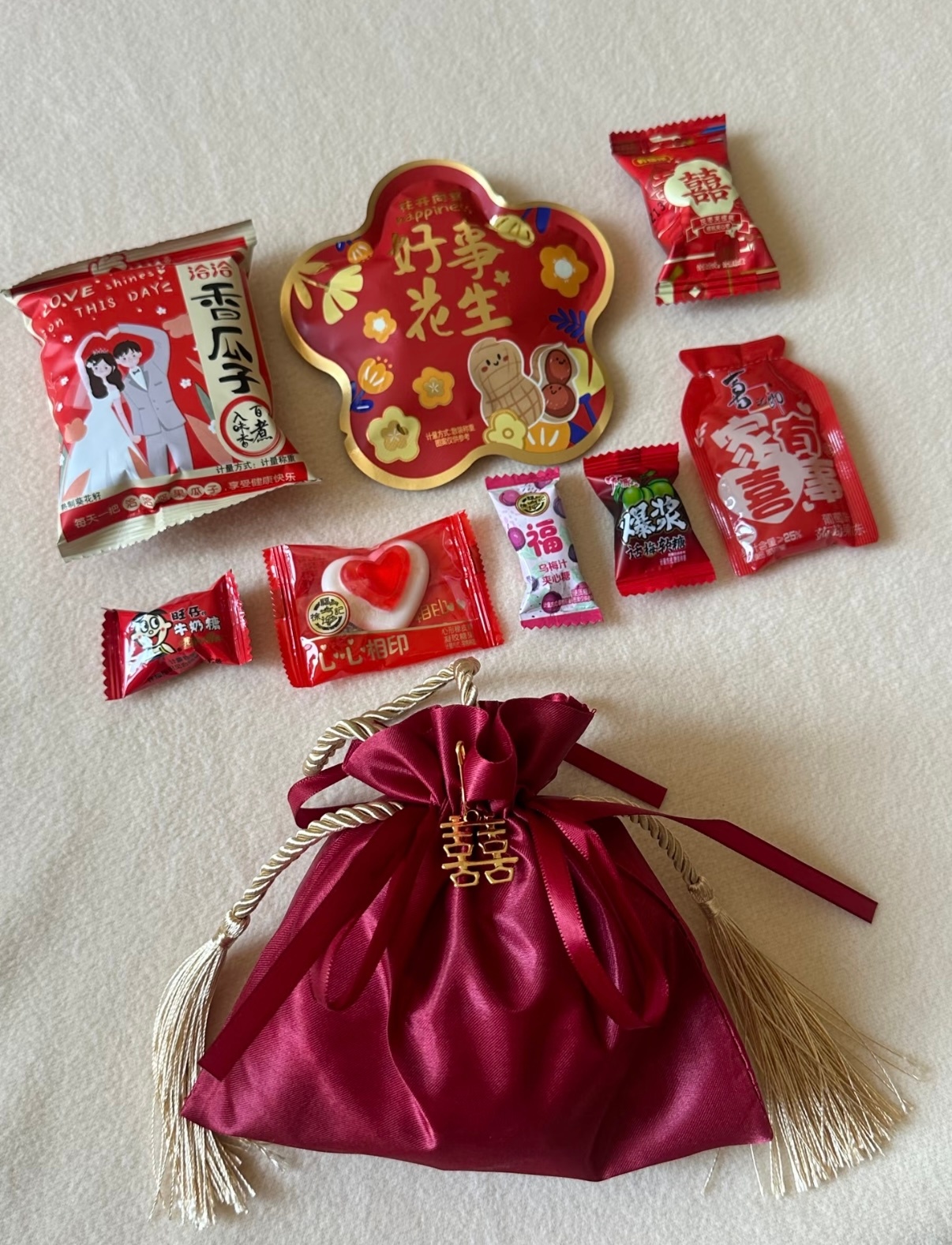 用喜糖来判断婚礼标准这三份喜糖，全是我喜欢吃的，但不知道你们喜不喜欢