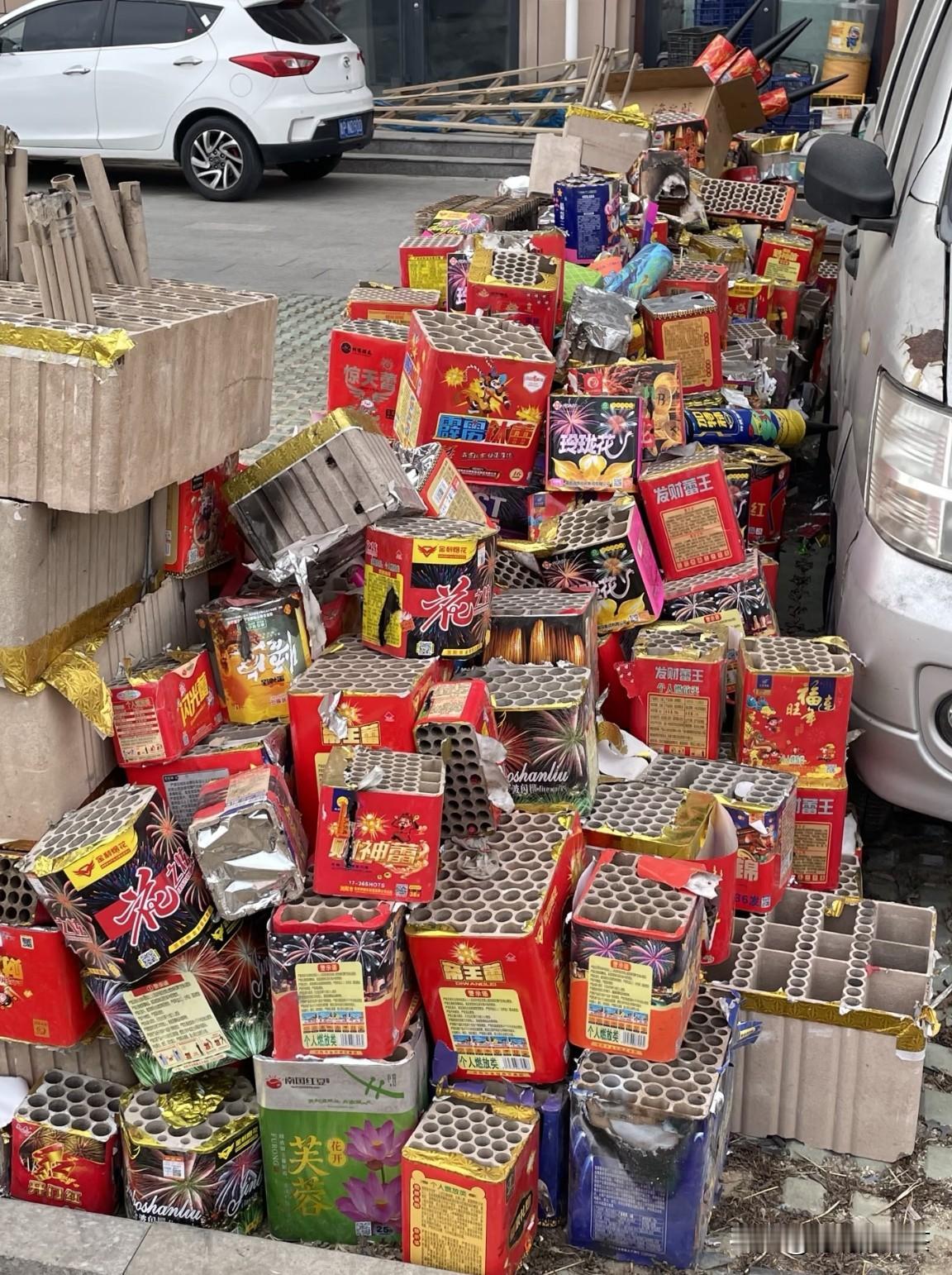 过年期间路边捡的也不知道这么多能卖多少钱？