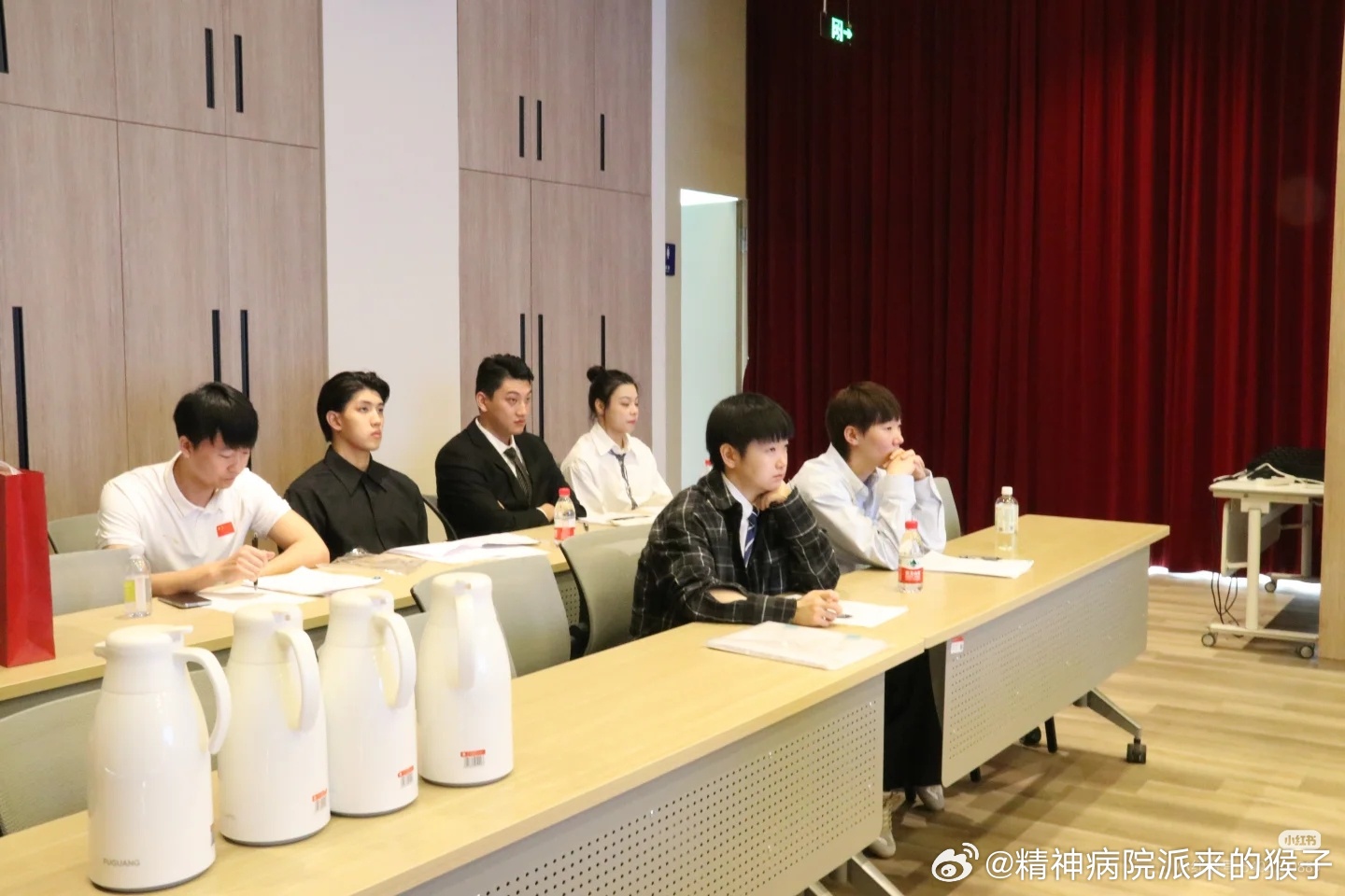 费立纬分享了一些上海交通大学毕业典礼的合影📷 