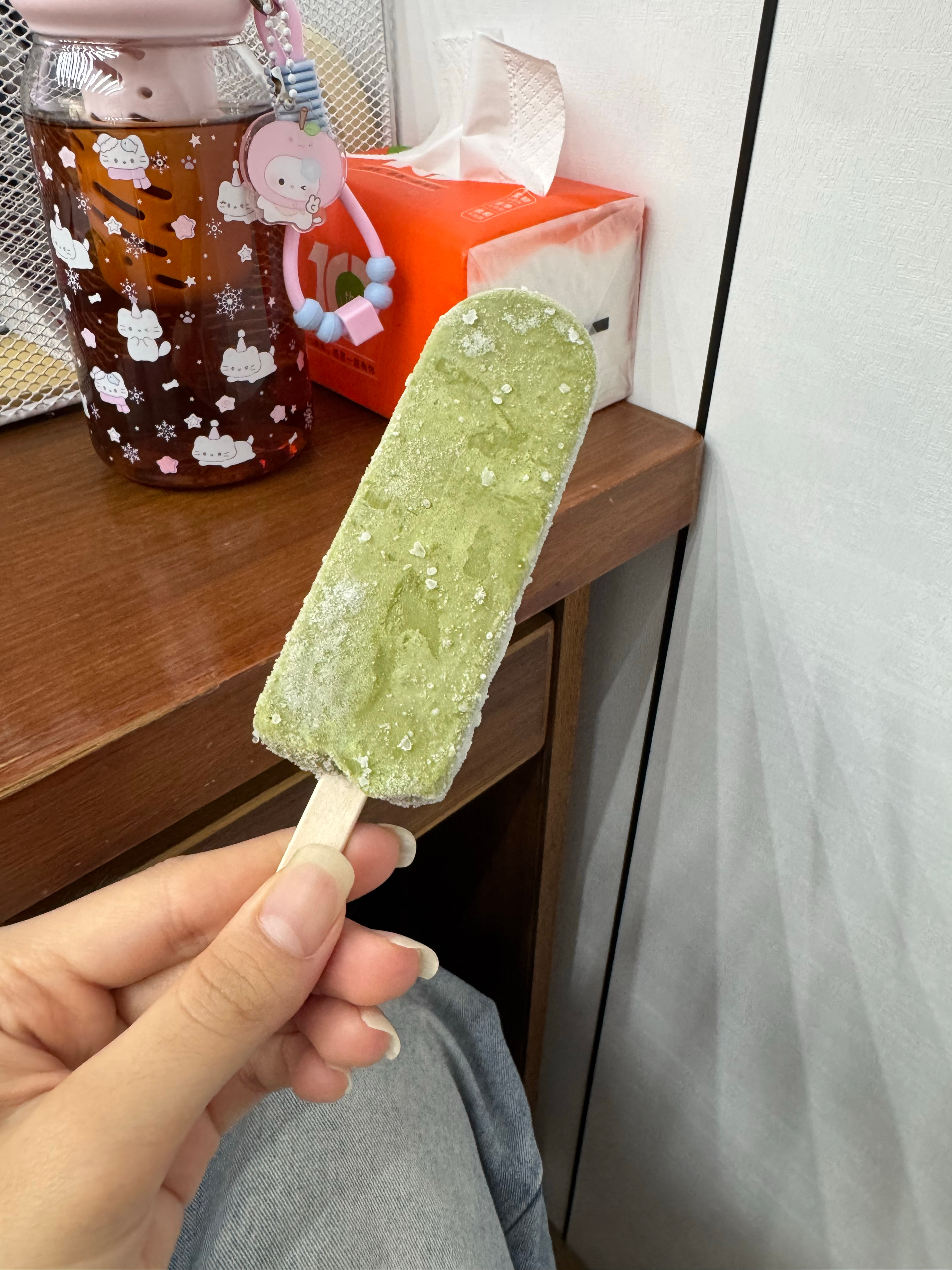 大馋丫头又来吃了😋 