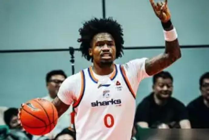 场均20分！山西白放走
 
山西裁掉古德温那天，球迷群里炸锅。理由听着体面：名额