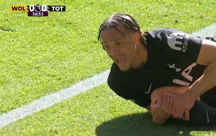 【热刺的哈维-西蒙斯伤了！】英超