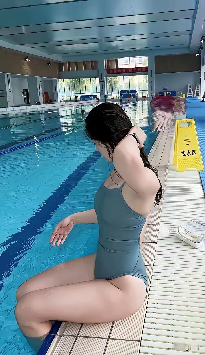 不要谈恋爱，美女不好伺候，找了个女朋友，每个月请她吃饭都要花300多，这还没算上
