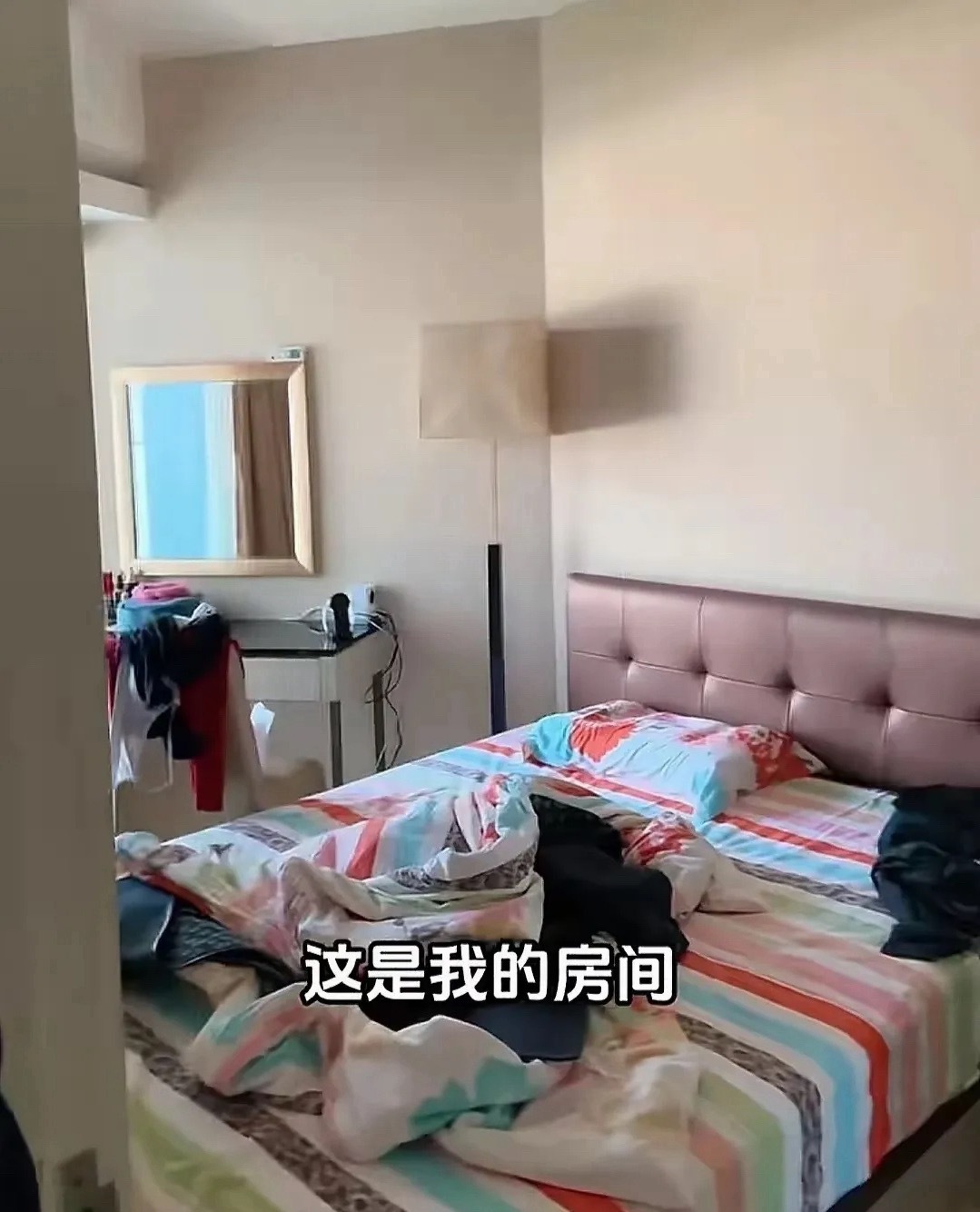 杨威一家六口挤香港40多平租房以后再看到这样的“高级凡尔赛”，老黄见一个喷一个。