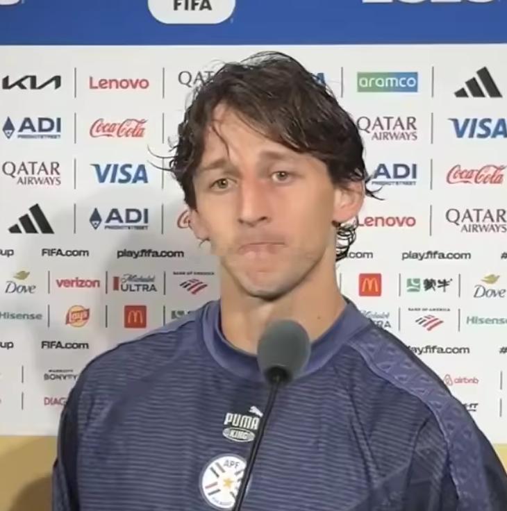 美加墨世界杯1/8决赛，巴拉圭0-1不敌法国，止步16强。比赛结束后，巴拉圭中场