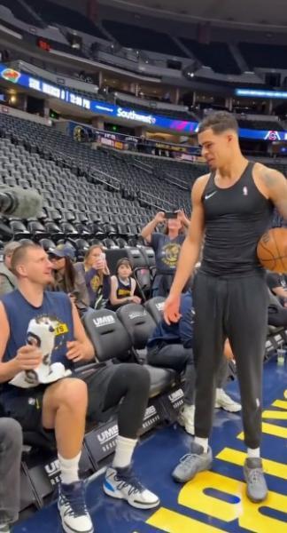 恭喜！约基奇要回来了

掘金主场迎战篮网，赛前NBA官方晒视频：“小波特今晚重返