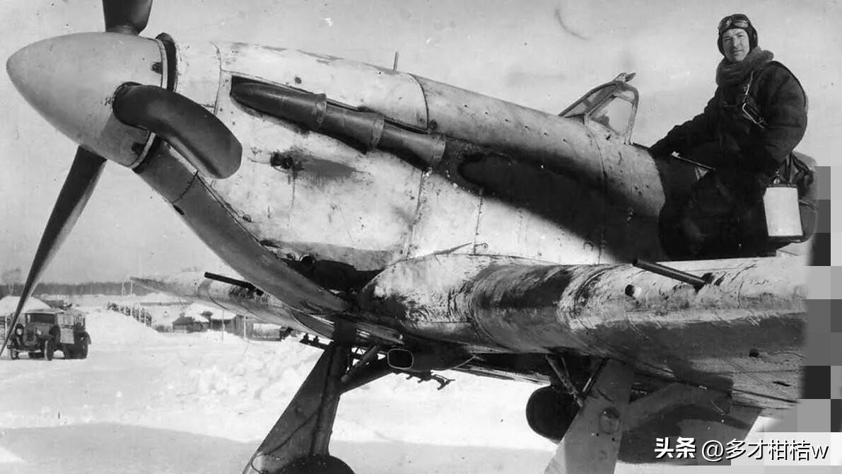 1941年8月，约翰国向苏联提出要向后者提供200架飓风战斗机。

虽然对当时的