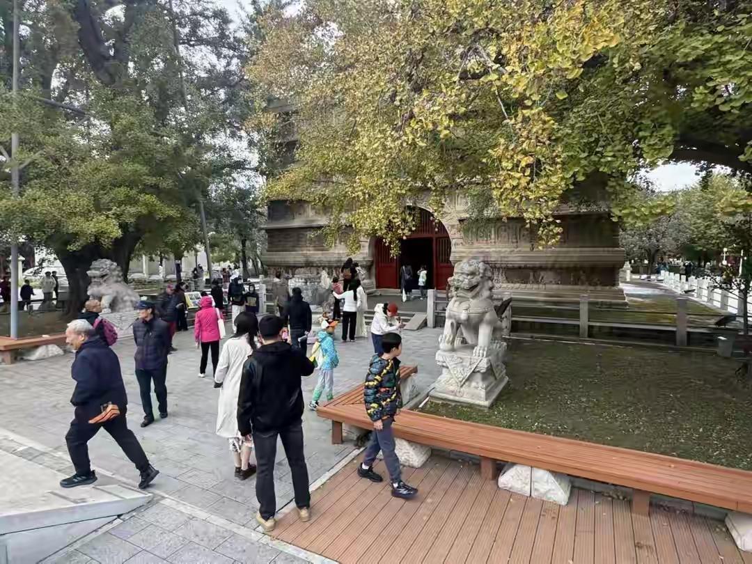 五塔寺作为一处历史悠久、文化底蕴丰富的景点，近年来因为其独特的建筑风格和迷人的自