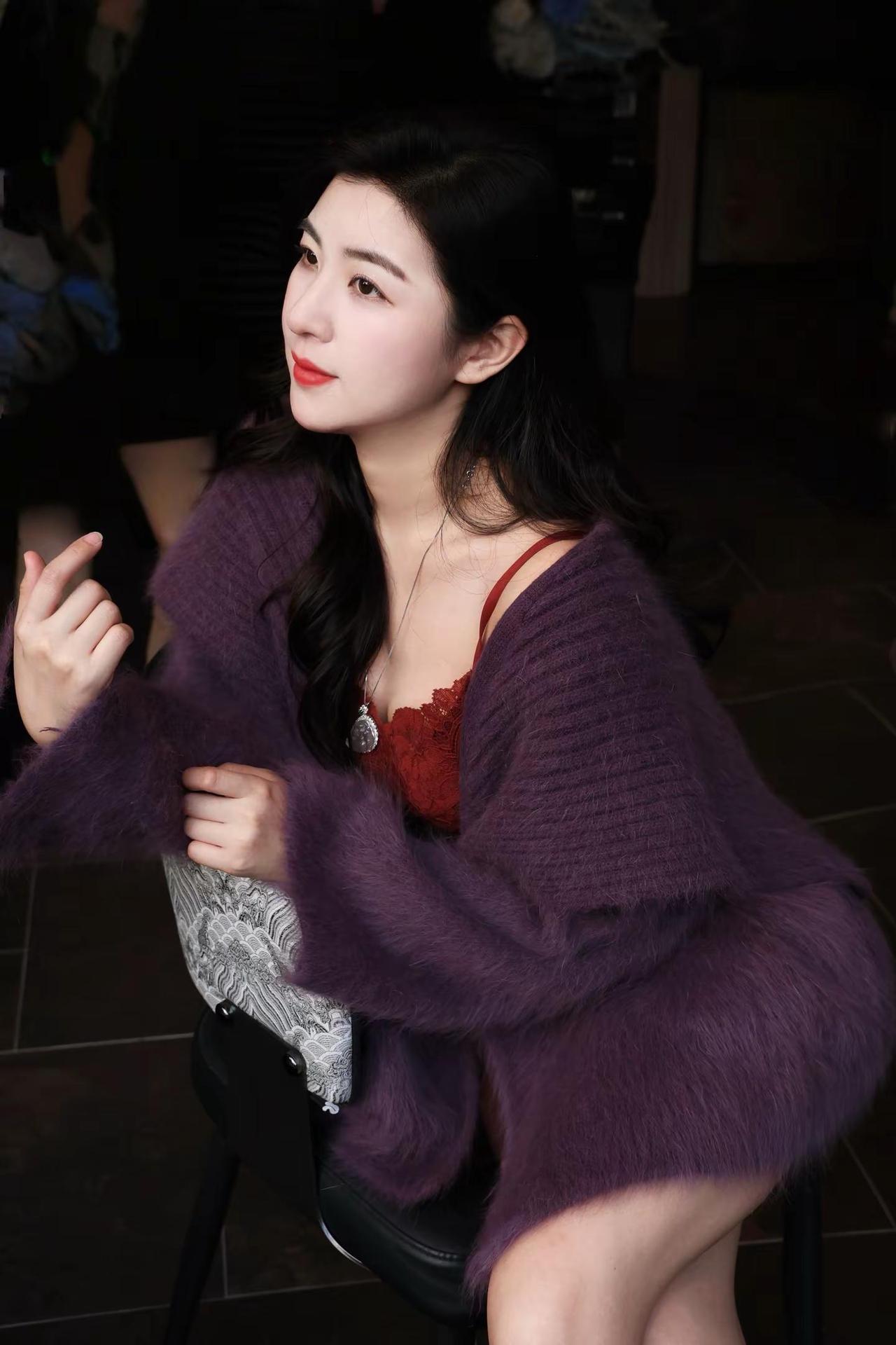 充满世界的花到底在哪里 拍照姿势 服装搭配