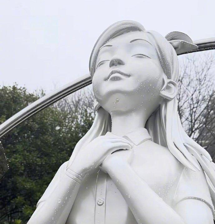 全网错认金建希，真相竟是具俊晔给大S的“521示爱炸弹”？
！
吓我一跳！
刷到