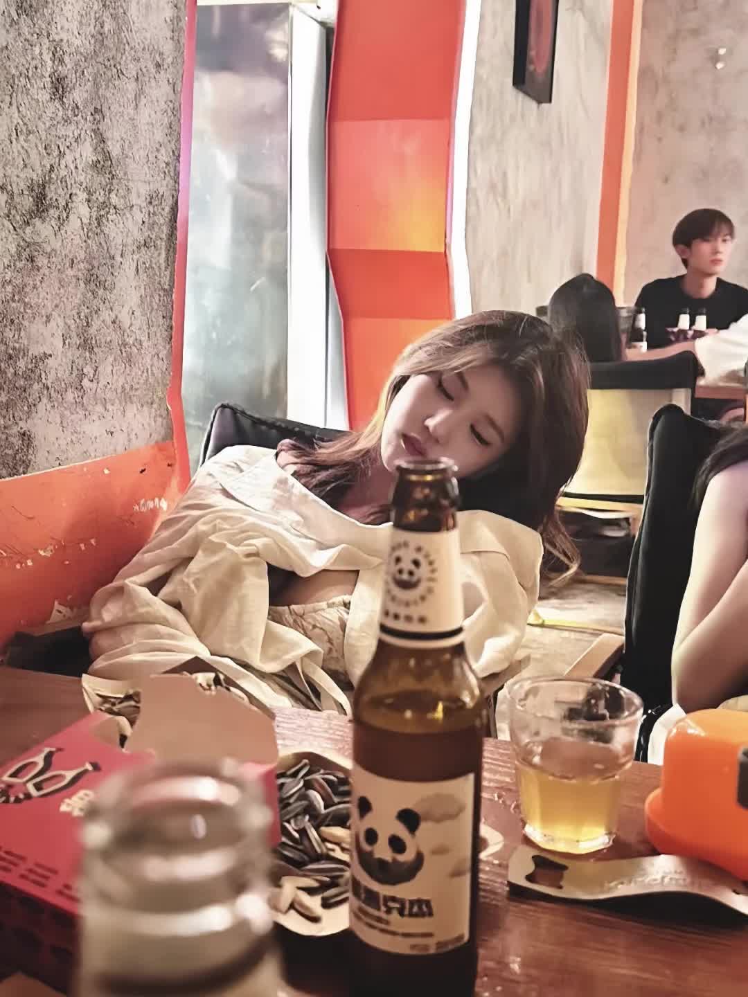蹲下脚麻吗