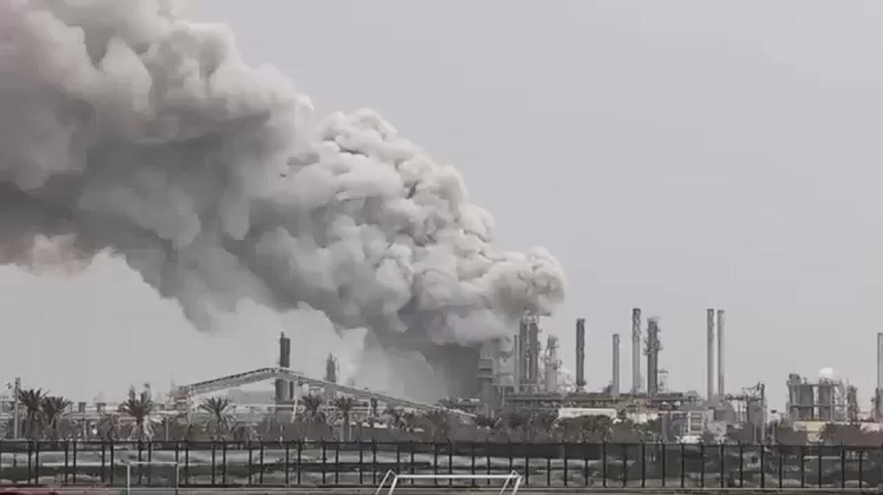 巴林石油公司（Bapco Energies）宣布遭遇不可抗力停产。

巴林唯一的