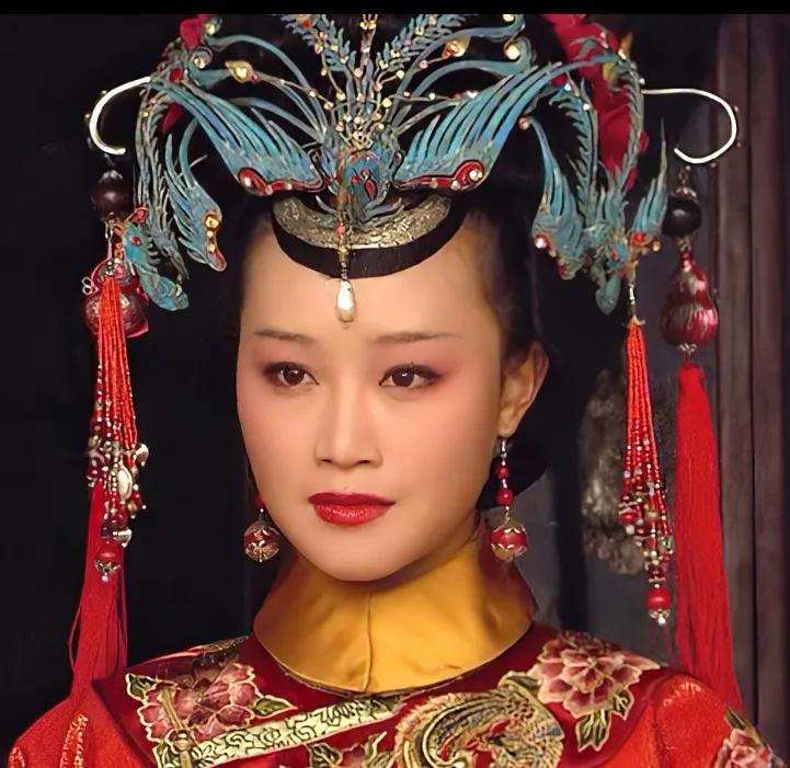  浣碧的扮演者蓝盈莹，1990年4月16日出生于上海市徐汇区，毕业于中央戏剧学院