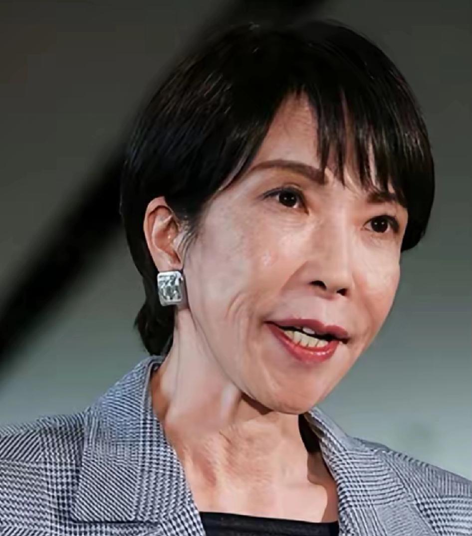 日本最近一系列操作，真是把“言行不一”演绎得淋漓尽致。

一边嘴上强调“和平”“