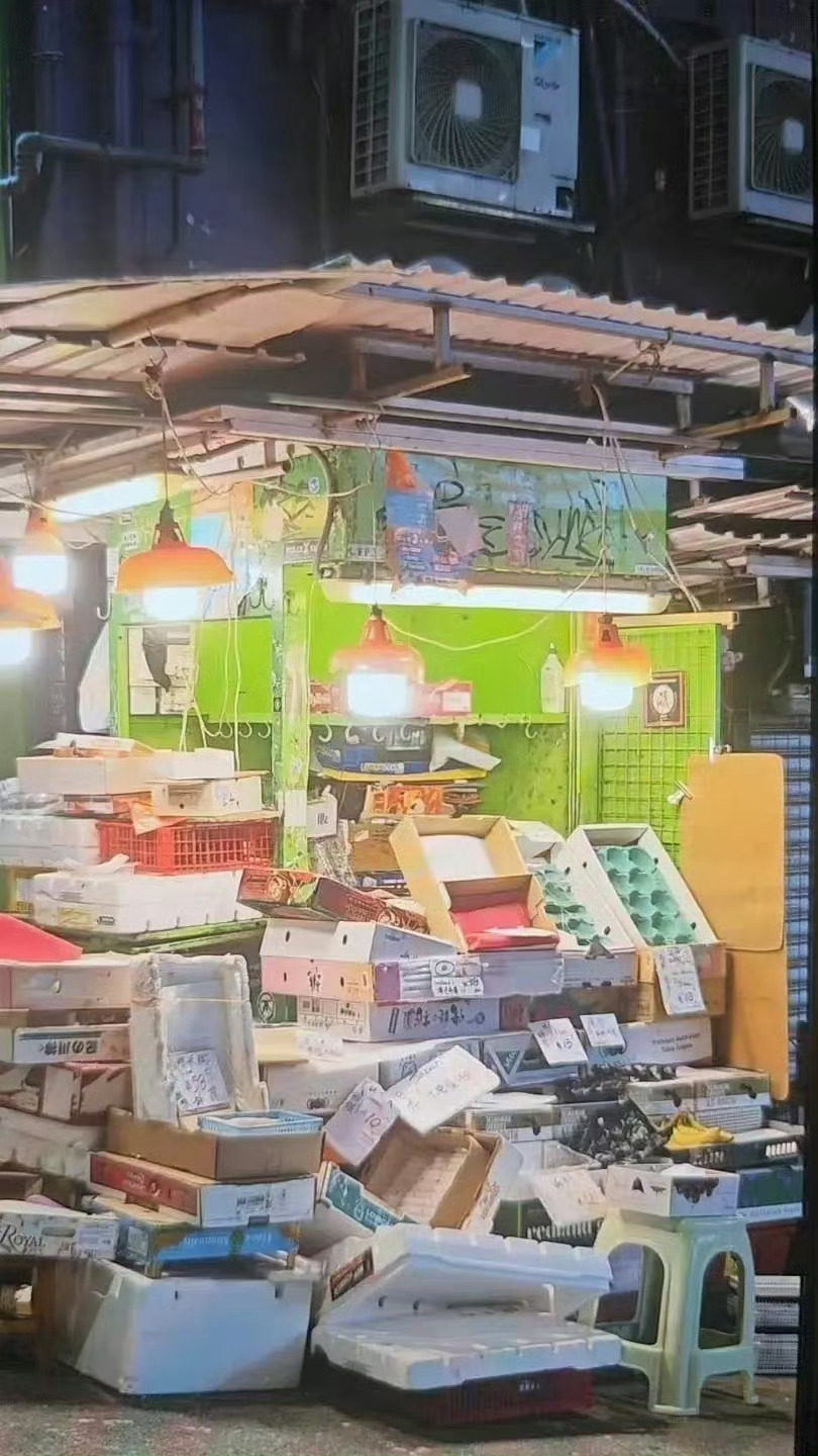 成毅在港拍戏带动当地文旅消费 成毅在香港拍戏，果果粉丝们无组织有纪律的去现场观拍