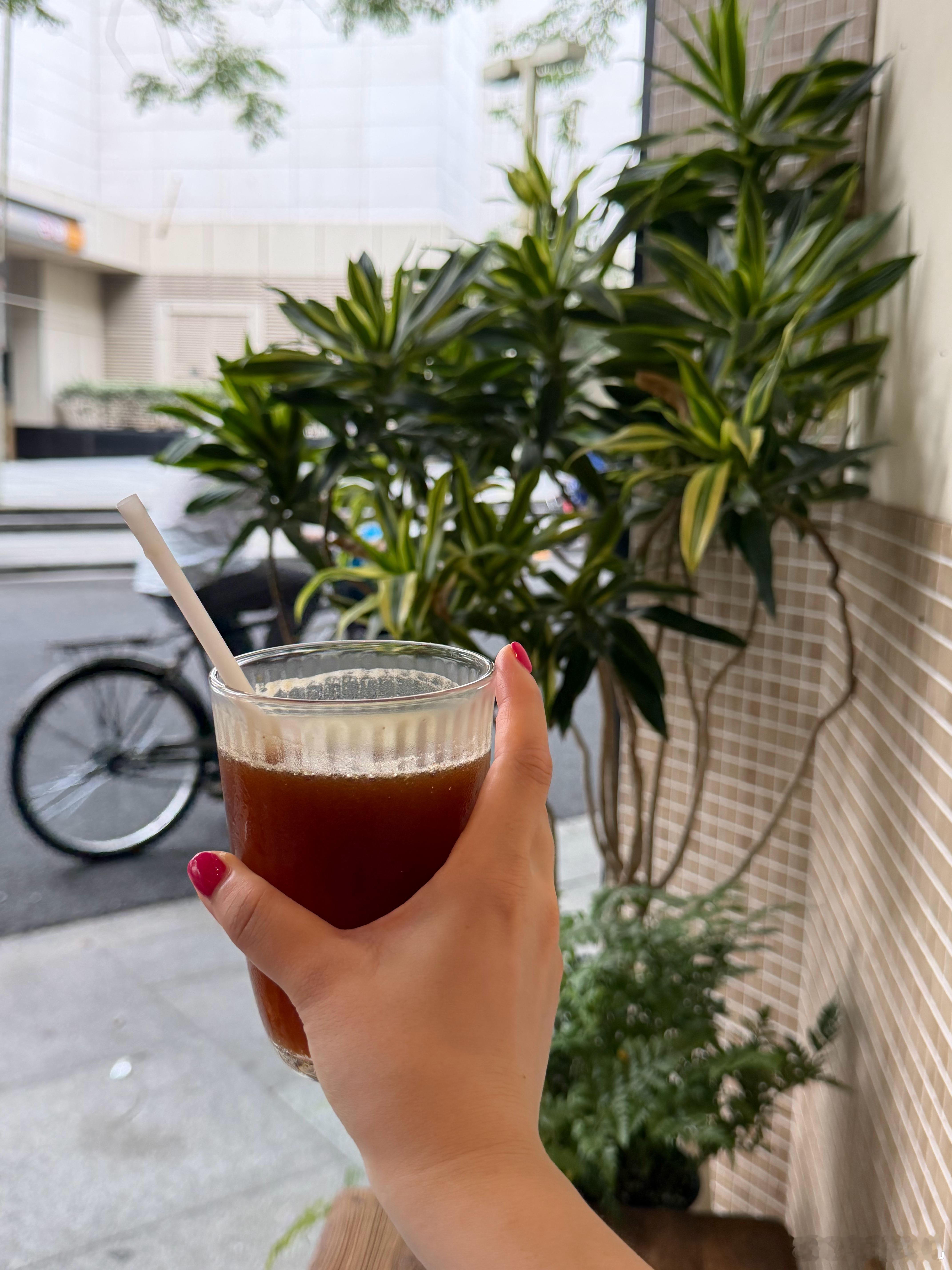 🌀一个敢开 一个敢买 台风天七点半就开门的咖啡店干什么都会成功 