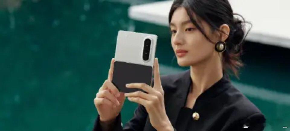 全球首款大阔折正式发布大阔折终于来了，正式发布直接开启折叠屏新时代。全球首创的阔