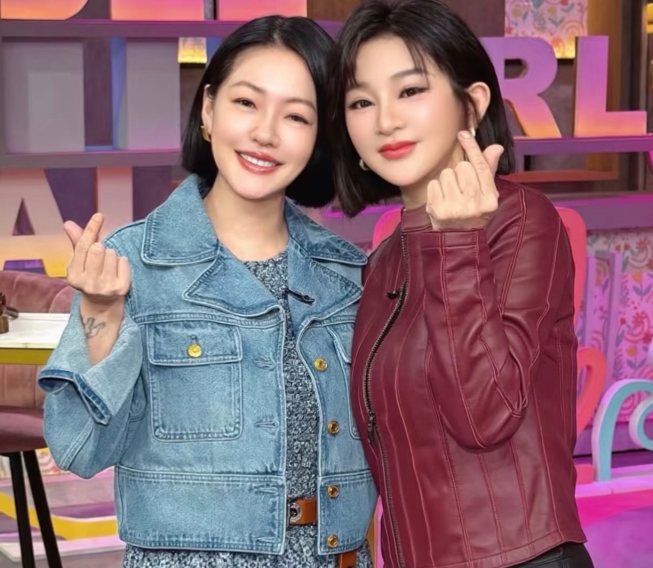 以前看康熙的朋友们，要不要猜猜右边是哪位老朋友？提示：保庇天后！