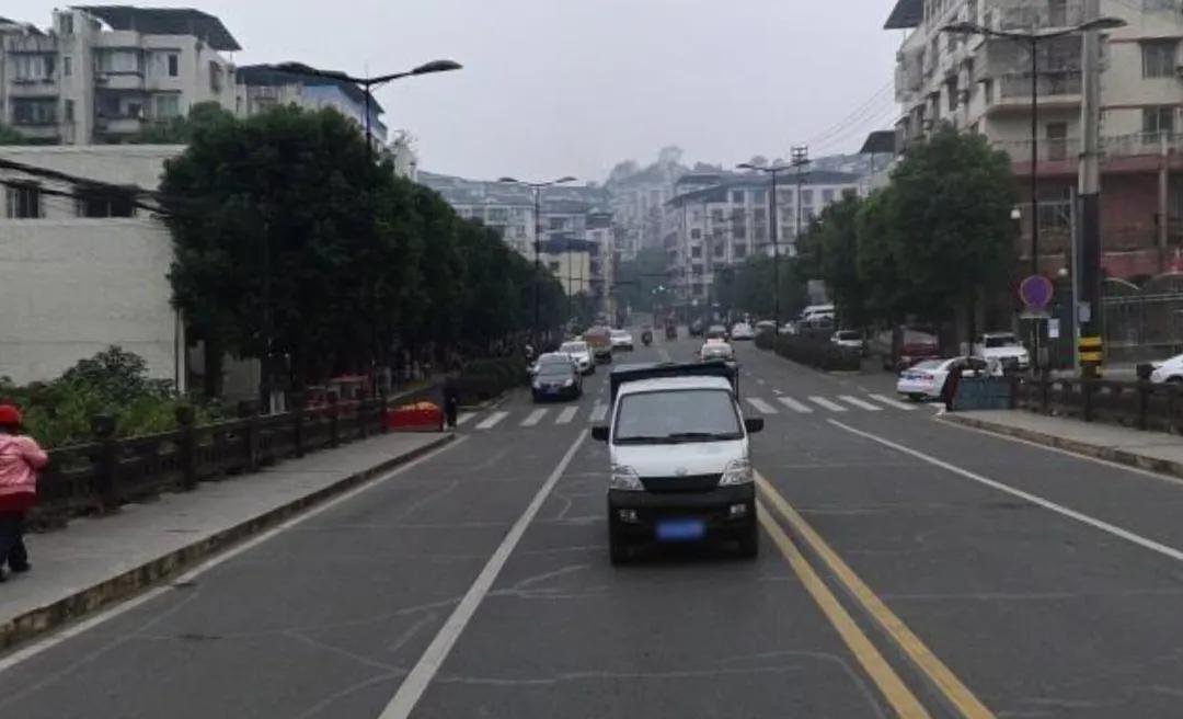 井研县是四川盆地西南部一座非常低调的城市，是四川省乐山市管辖下的一座县城。井研县