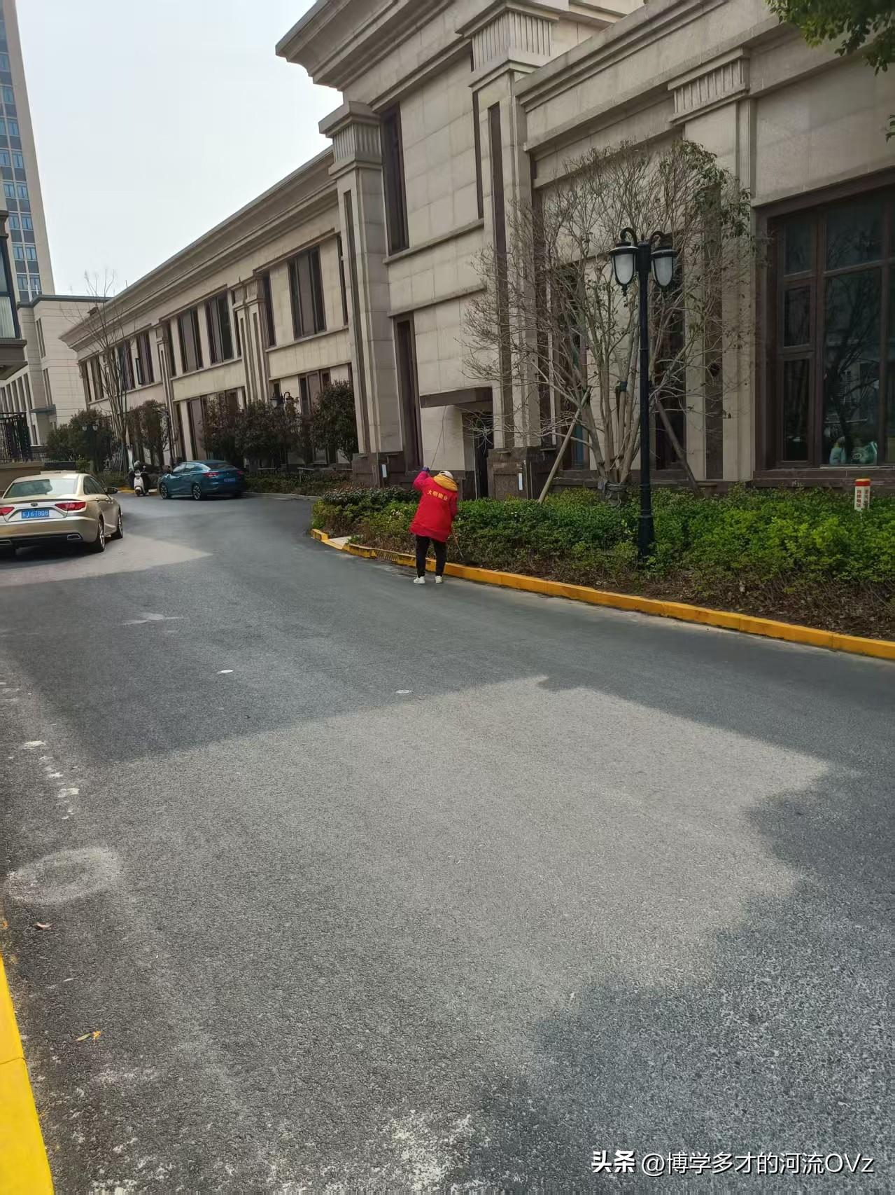 今天是金碧物业走后的第143天，大明物业的第51天。

今天，带头大哥说：“各位