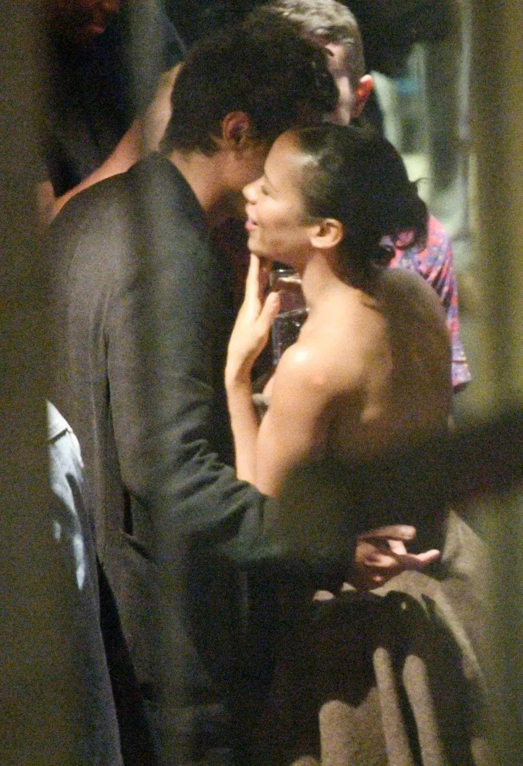 Harry Styles（哈里·斯泰尔斯）与绯闻女友 Taylor Russel