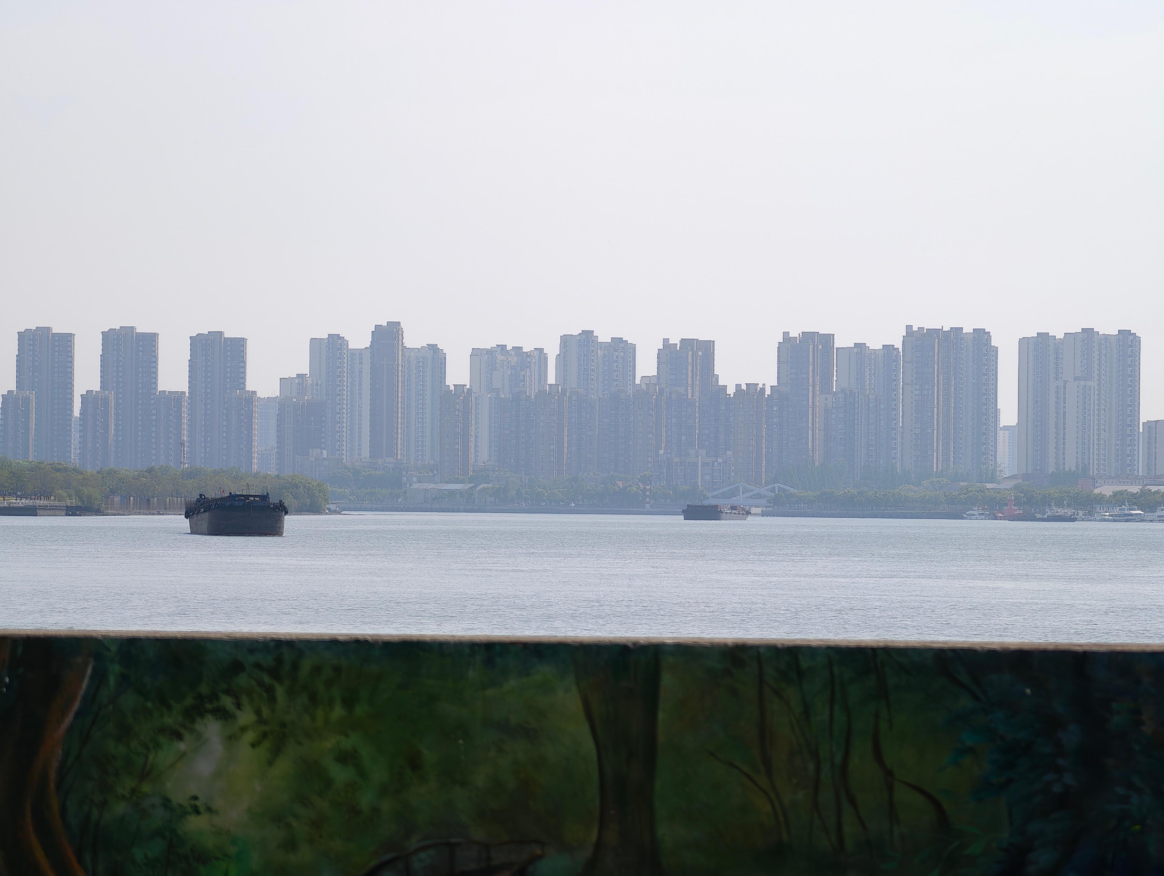 今天拥有一个无敌江景书房 