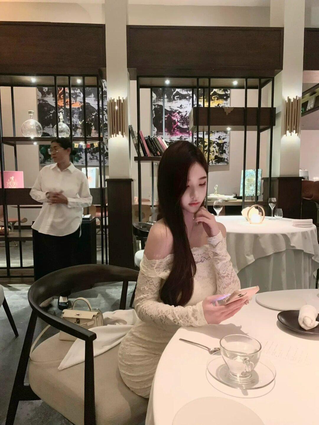 Clara🕯️🍽️