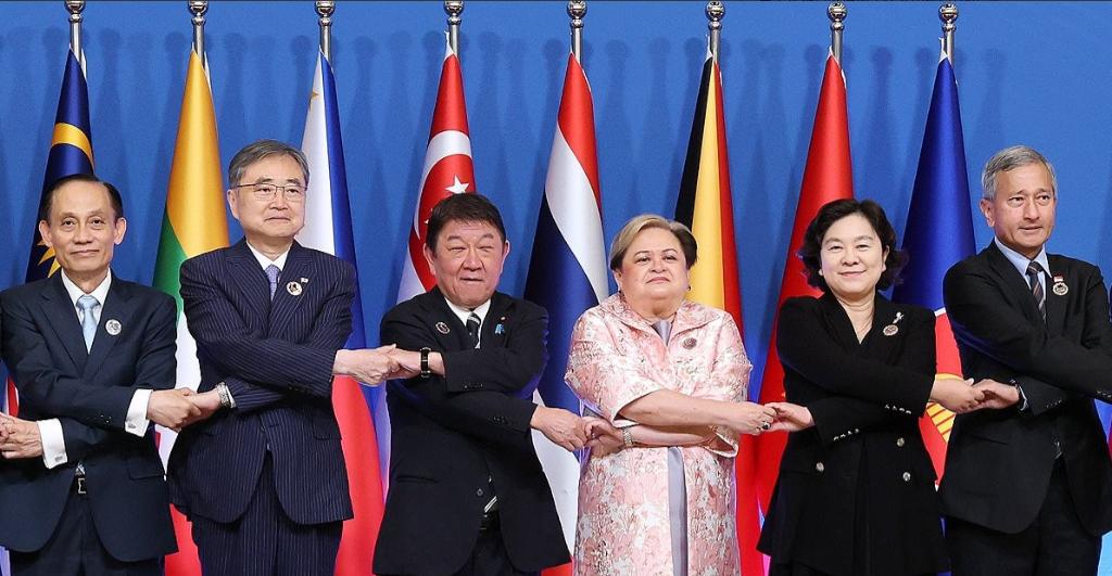 彻底闭门羹！日方蹲守会场求高层会面，中方直接换人全程零交流！

7 月 23 日