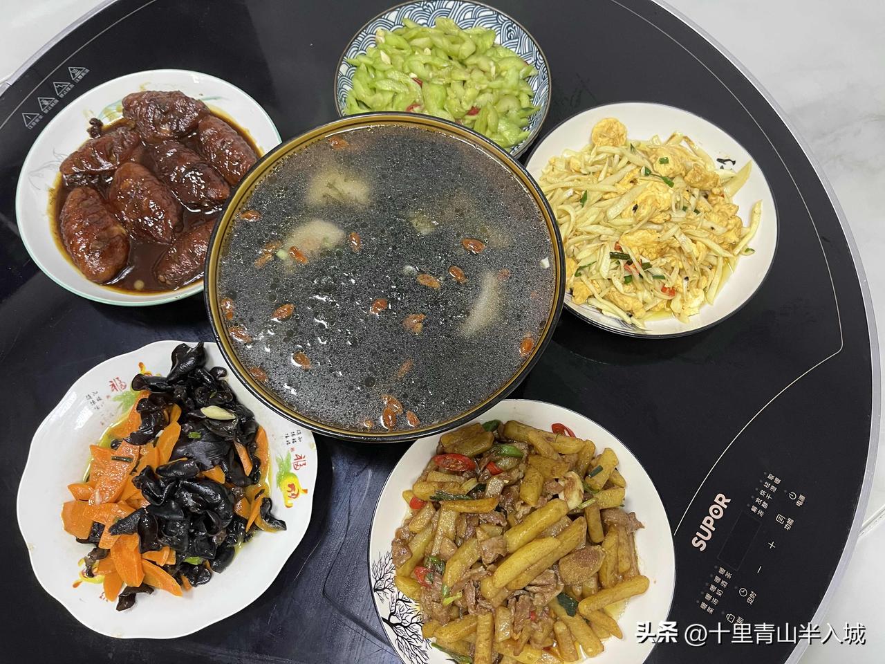 说到做到，只有上了车才是真的回家！[大笑]

攒了4天的假，下午5点半终于坐上了