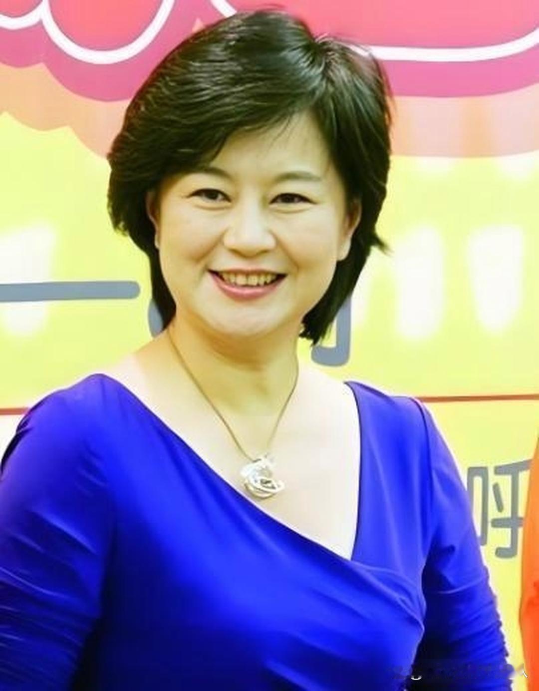 1999年，鞠萍向丈夫提出了离婚，丈夫同意离婚，却让她二选一，孩子和财产只能带走